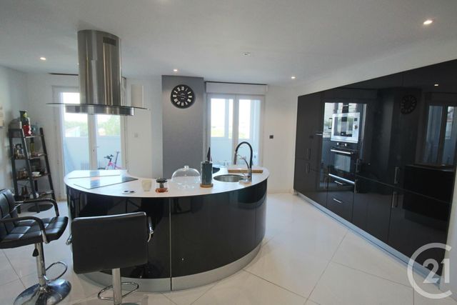 Appartement F3 à vendre - 3 pièces - 103.0 m2 - TOULOUSE - 31 - MIDI-PYRENEES - Century 21 Côte Pavée Appartement F3 à vendre - 3 pièces - 103.0 m2 - TOULOUSE - 31 - MIDI-PYRENEES - Century 21 Côte Pavée