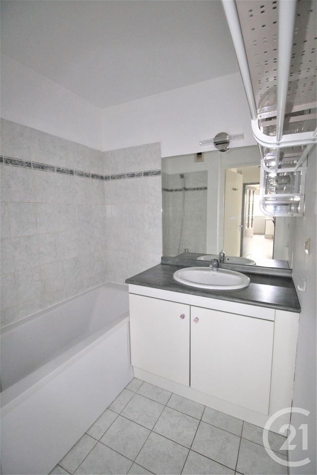 Afficher la photo en grand Appartement T3 à louer - 3 pièces - 54.47 m2 - TOULOUSE - 31 - MIDI-PYRENEES - Century 21 Côte Pavée