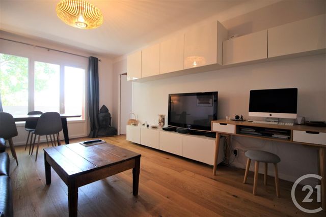 Afficher la photo en grand Appartement T4 à vendre - 4 pièces - 82.3 m2 - TOULOUSE - 31 - MIDI-PYRENEES - Century 21 Côte Pavée