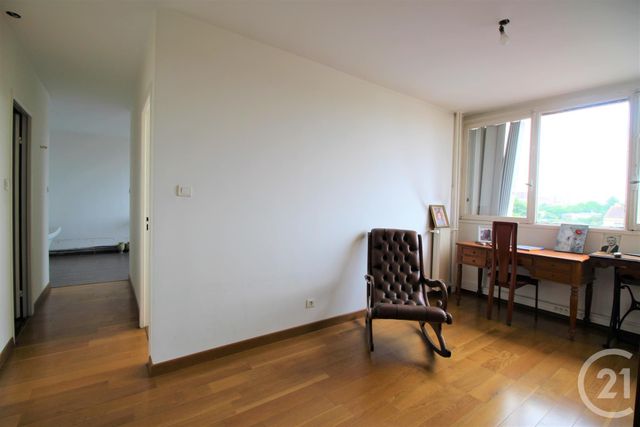 Afficher la photo en grand Appartement F3 bis à vendre - 3 pièces - 71.65 m2 - TOULOUSE - 31 - MIDI-PYRENEES - Century 21 Côte Pavée
