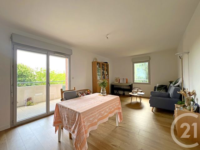 Afficher la photo en grand Appartement T4 à vendre - 4 pièces - 94.8 m2 - TOULOUSE - 31 - MIDI-PYRENEES - Century 21 Côte Pavée
