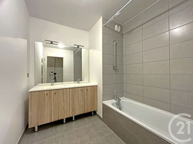 Appartement T3 à vendre - 3 pièces - 57.03 m2 - TOULOUSE - 31 - MIDI-PYRENEES - Century 21 Côte Pavée